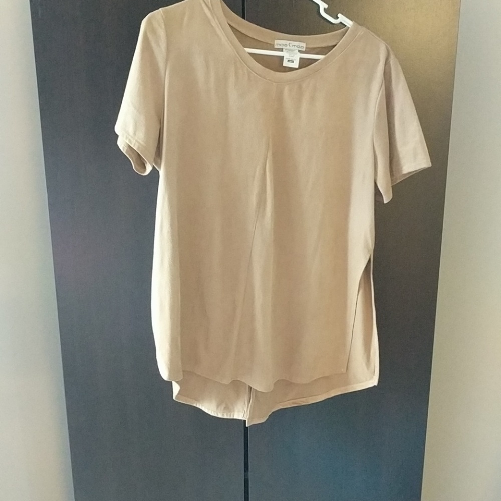 Slit open back/sides suede like tee